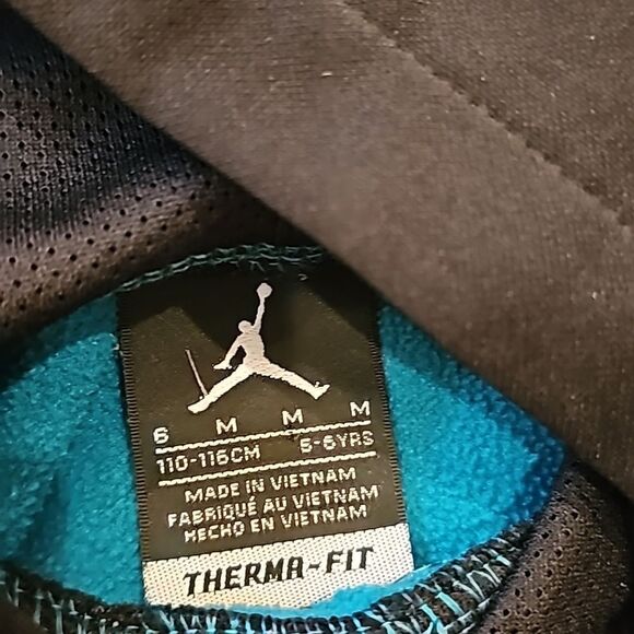 Jordan sweater size 5-6 - Picture 4 of 10